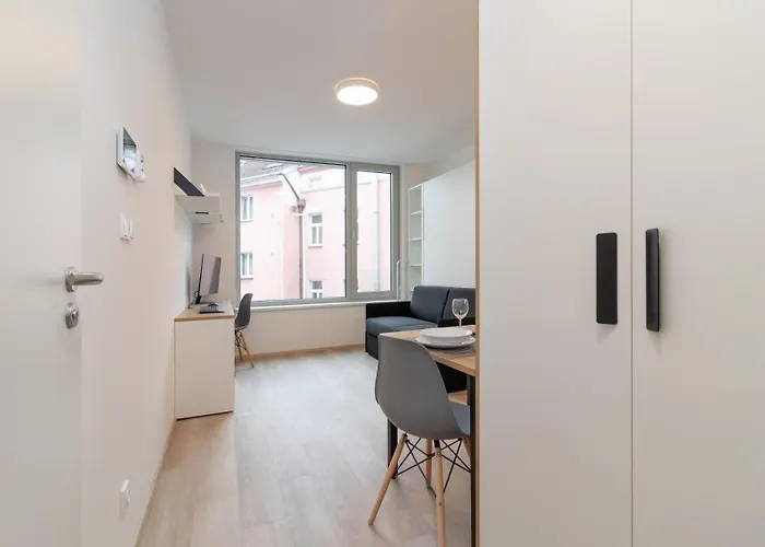 Smart With Ultra Fast 1gbps Wifi And Air Conditioning *